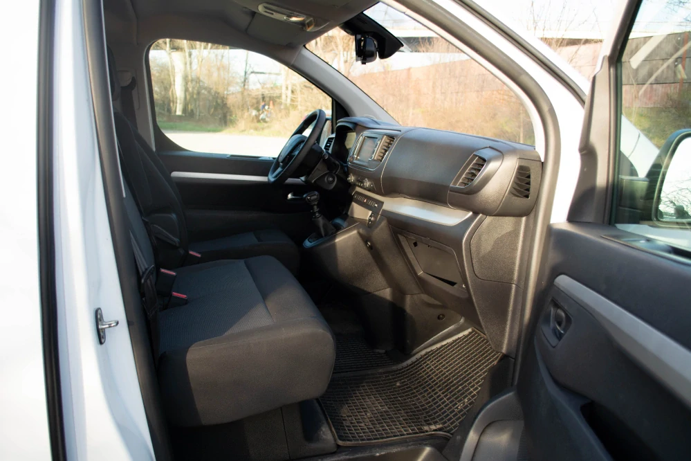 RENTAL vozidlo Peugeot Traveller 